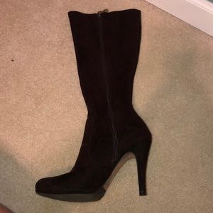 Suede dark brown boots